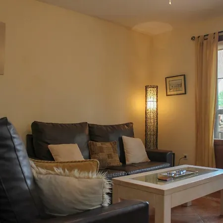 Comoda Casa Con Puerta A La Piscina Holiday home *