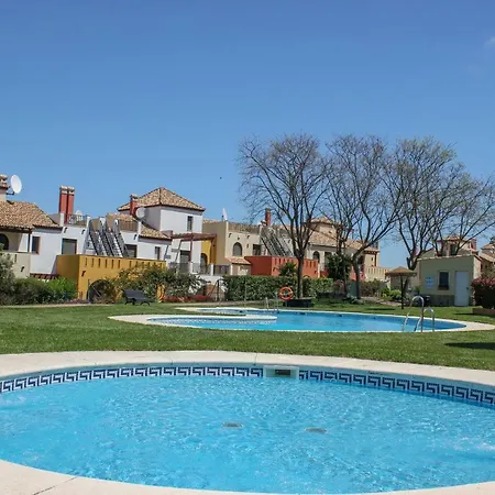 Comoda Casa Con Puerta A La Piscina Holiday home
